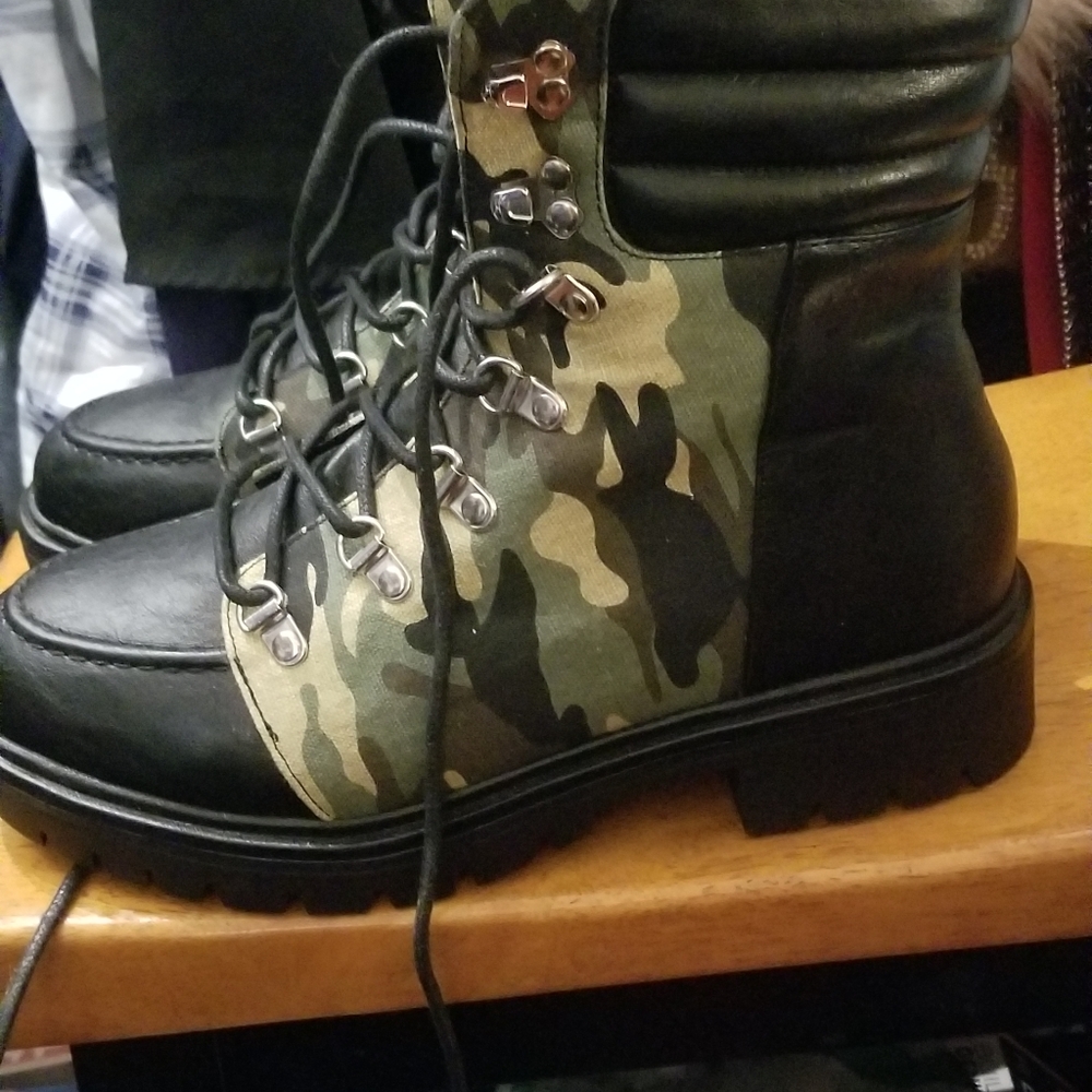 Womens black/army boot - Picture 3 of 3